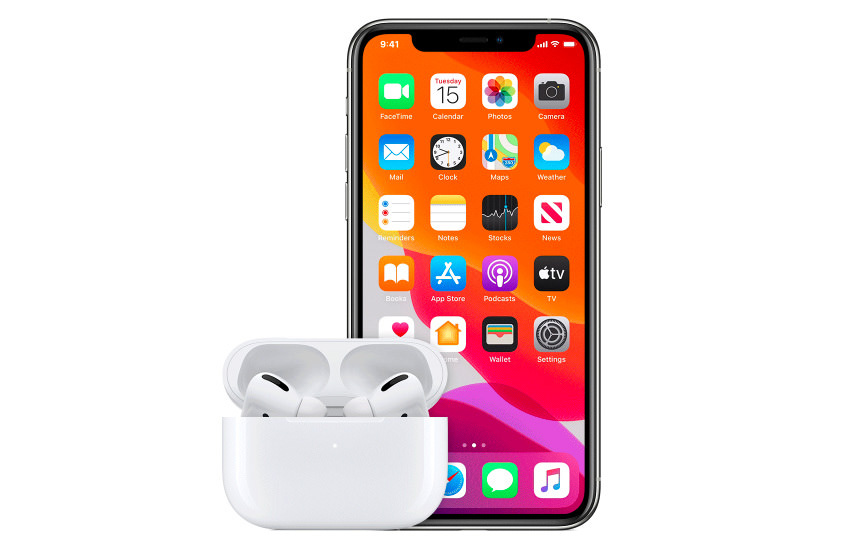 AirPods Pro en estuche frente al iPhone 12